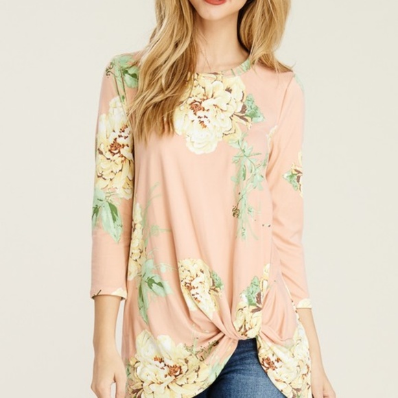Blush Floral Knot Top - Picture 6 of 6